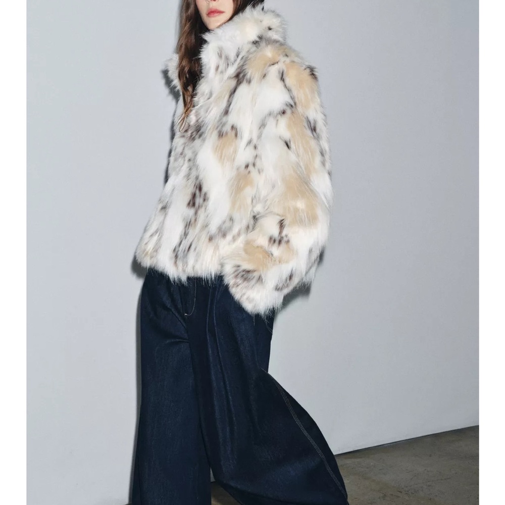 NWT Zara ZW collection faux fur coat - Picture 2 of 8